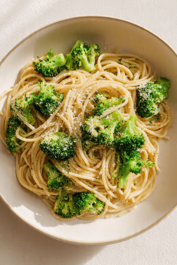 15-Minute Broccoli Garlic Pasta