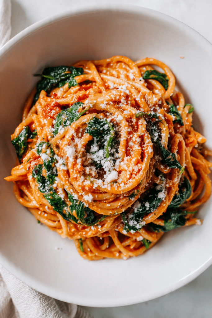 Easy Creamy Tomato and Spinach Pasta