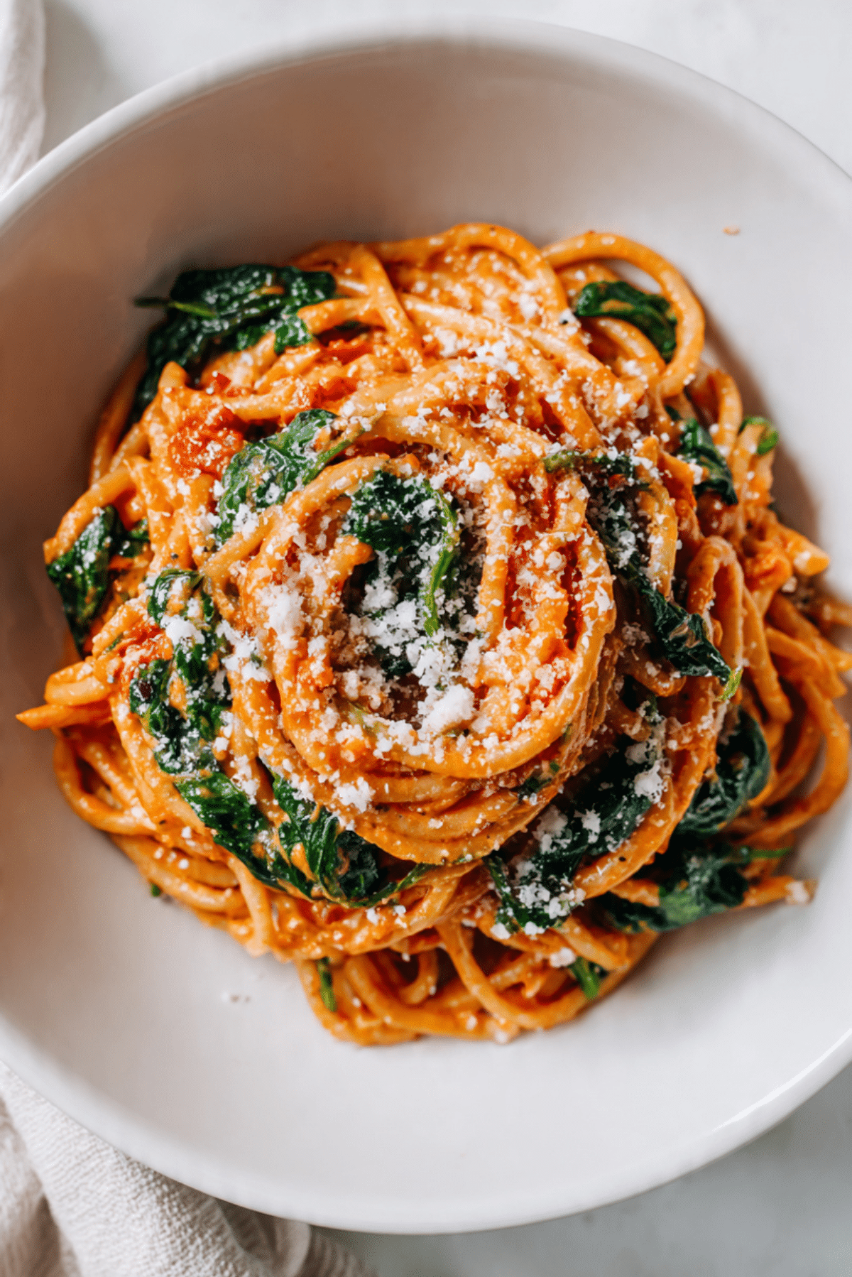 Easy Creamy Tomato and Spinach Pasta